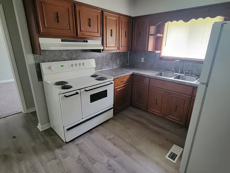 704 15th Ave S — Photo 11