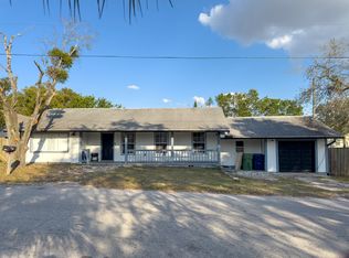 8111 N Hillsborough Ln, Tampa, FL 33604