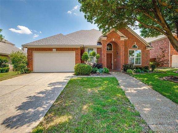 2nd image of 2304 Cedarwood Dr