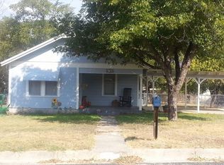 301 N Arnold St, Lampasas, TX 76550