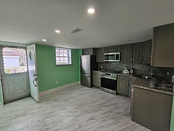 5th image of 1626 Fox Chase Rd #1