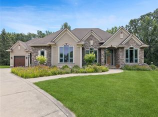 12926 Timberline Dr, Urbandale, IA 50323