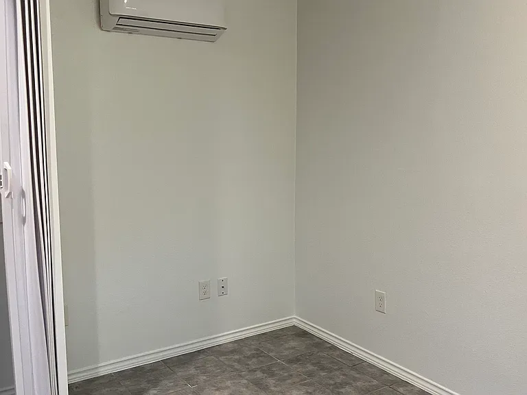 621 Woodcrest Dr — Photo 9