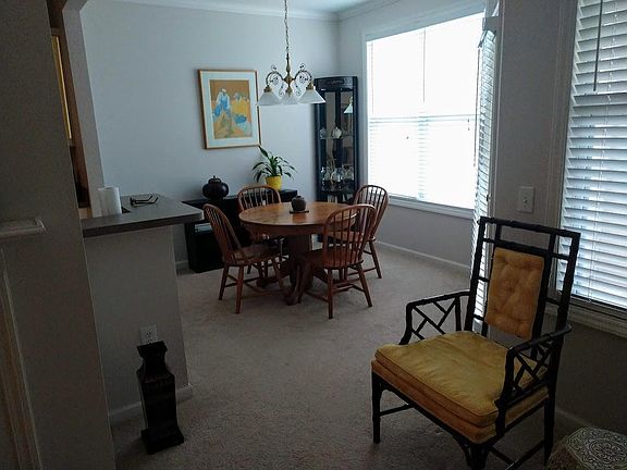 Dining with contents