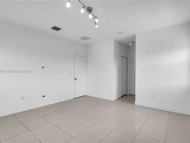 9925 NW 10th St — Photo 10