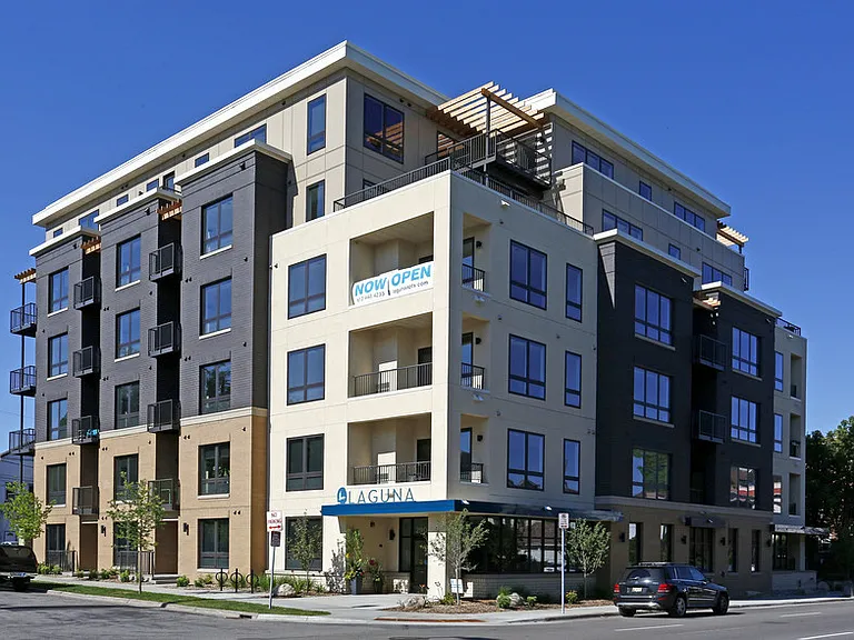 Laguna Apartments — Photo 22
