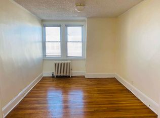 20-51 32nd St #TOP, Astoria, NY 11105