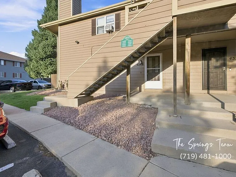 4349 Hunting Meadows Cir — Photo 2