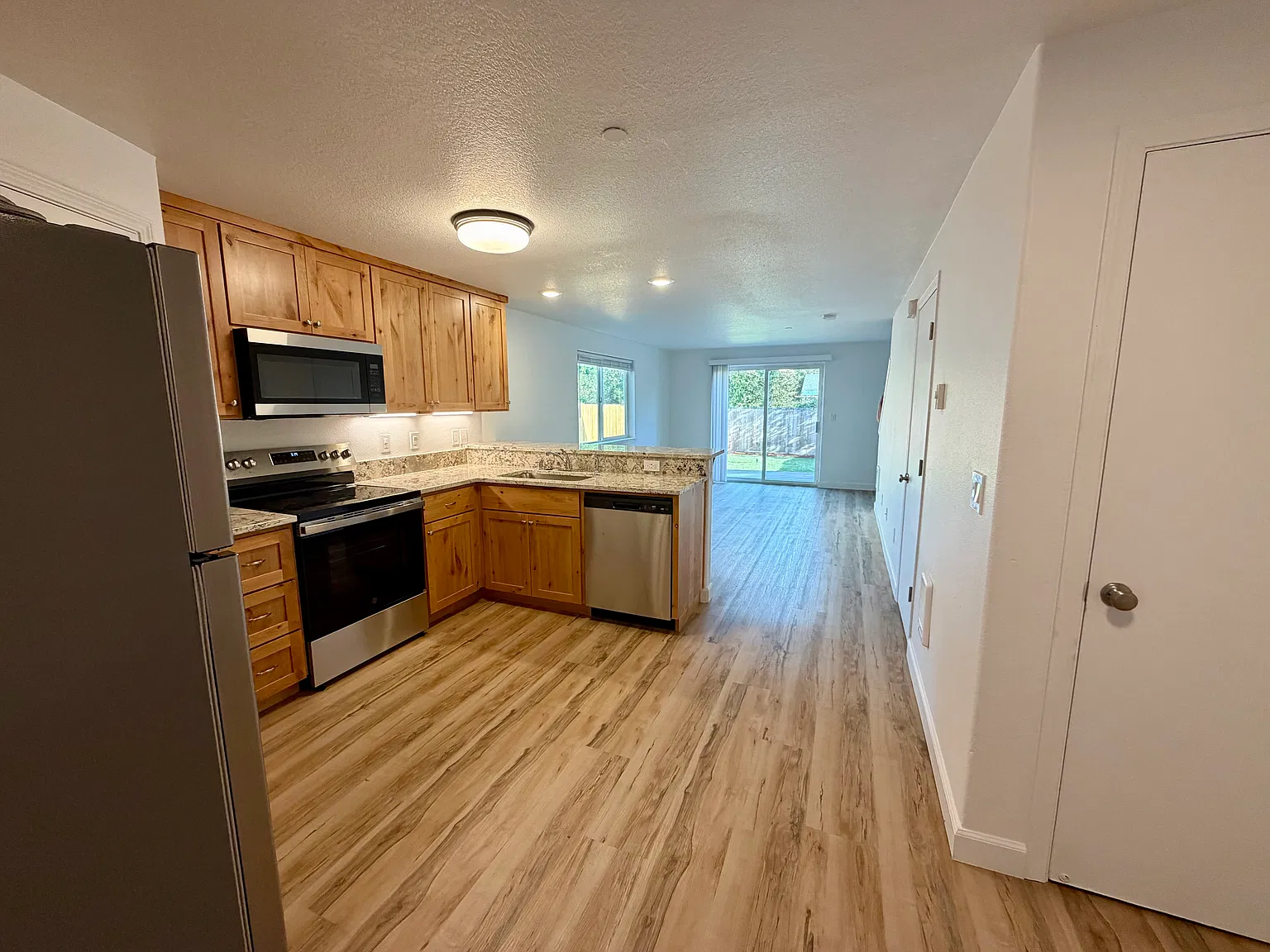 3 bed, 1.5 bath, 1354 sqft, $2,250 — Photo 1