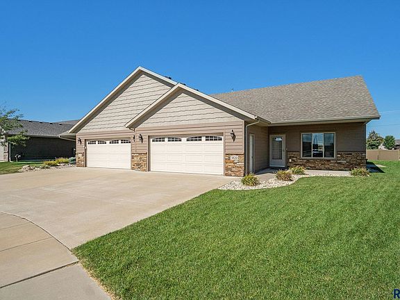 4th image of 3820 Vendavel St