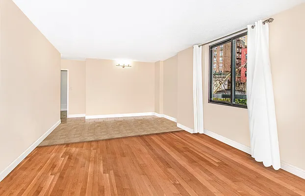 Rented by Re/Max In The City | media 5