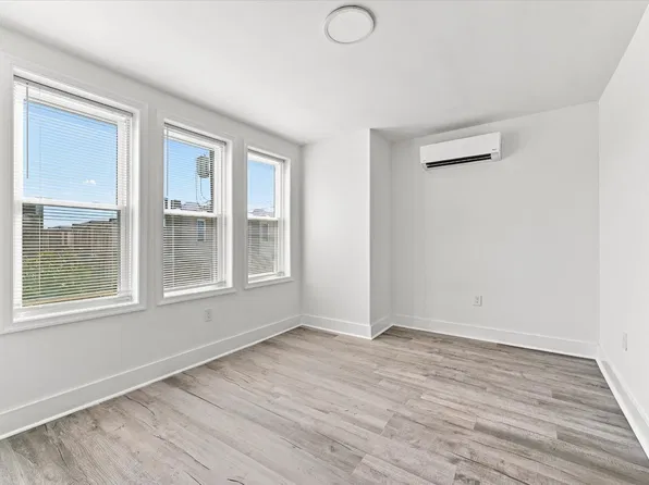 2910 N Woodstock St, Philadelphia, PA 19132