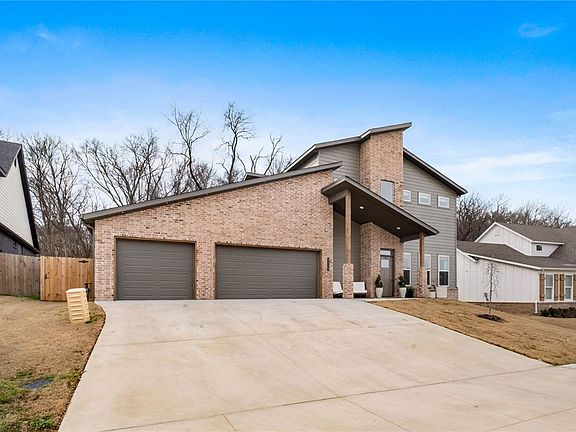 3rd image of 1113 Bunker Dr