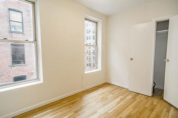 Rented by Century 21 Metropolitan | media 13