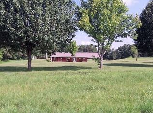 1889 Peace Chapel Rd, Decaturville, TN 38329