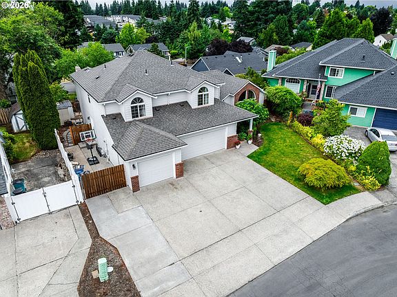 3rd image of 2718 NE 92nd Cir