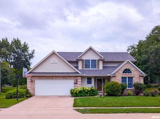 3753 Raleigh Ave, Bettendorf, IA 52722