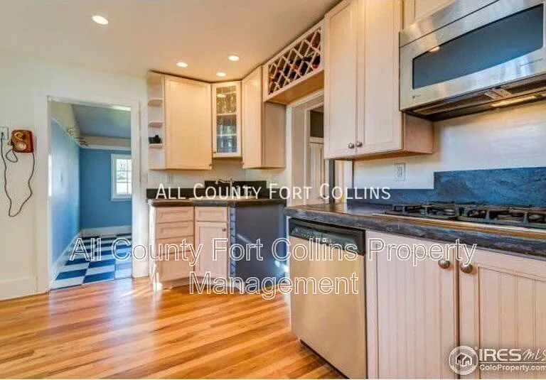 4237 Main St — Photo 6