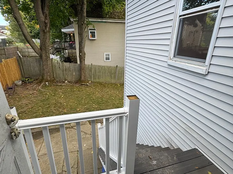 113-115 Laurel Ave — Photo 12