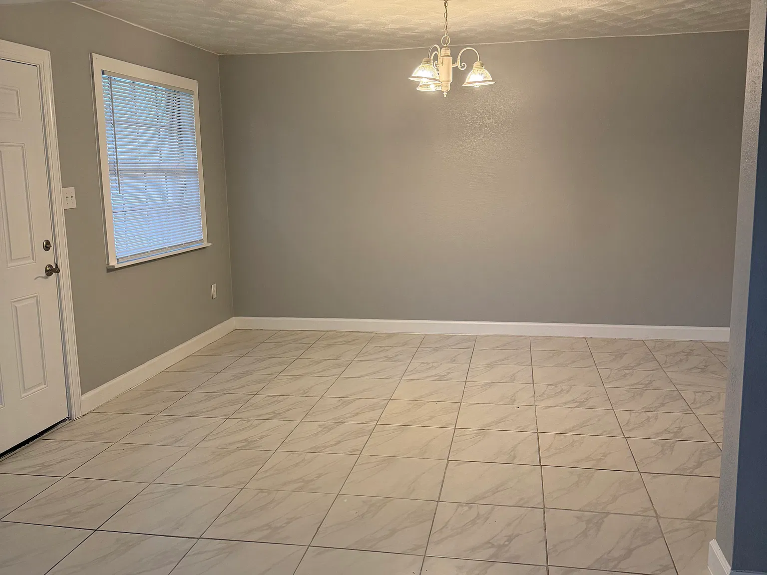 3 bed, 1212 sqft, $1,700 — Photo 3