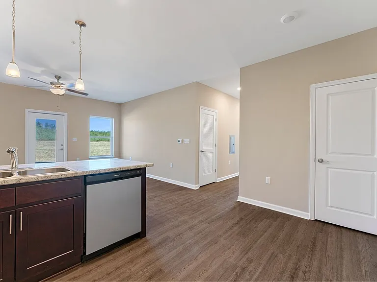Field Haven Apartments — Photo 21