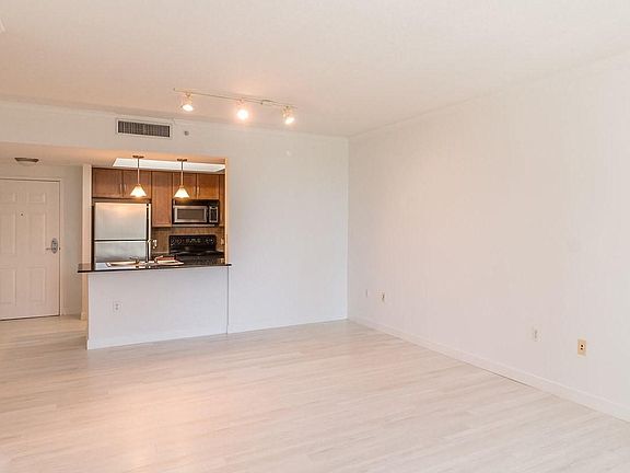2nd image of 2000 N Bayshore Dr APT 1208