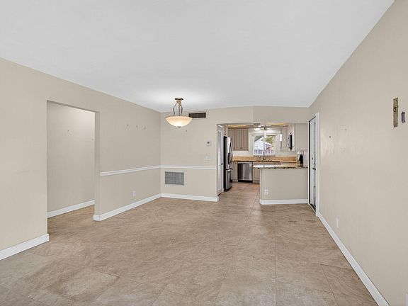 5th image of 6 Garden Street E #108p