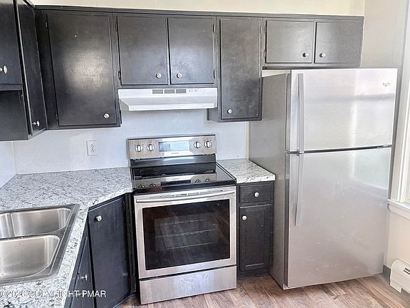 4th image of 212 E Kline Ave