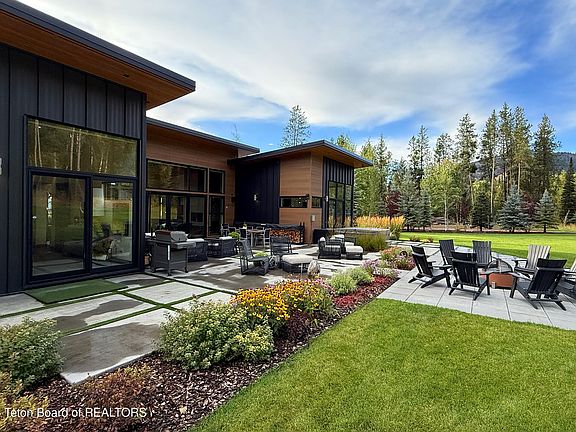 2nd image of 206 Windsong Way