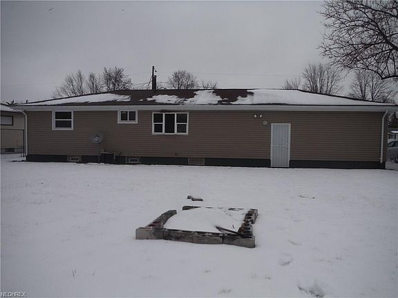3rd image of 2047 W 29th St