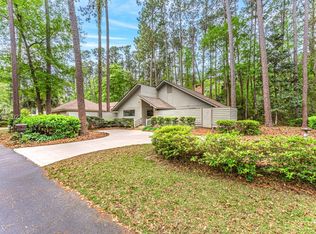2 Arrow Wood Rd, Hilton Head Island, SC 29926