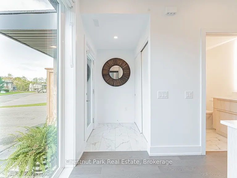 29 Rockmount Cres — Photo 4