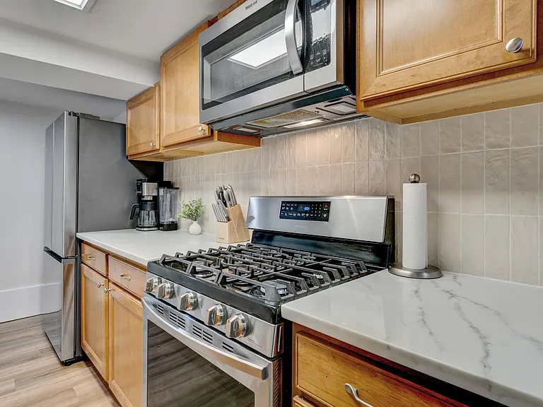1002 C St NE #B — Photo 10