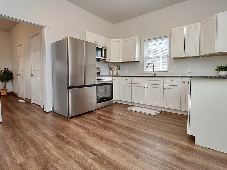 120 W G St — Photo 10