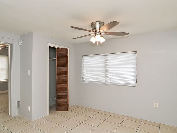 2nd image of 1420 Avocado Ave