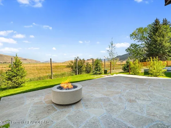 405 Teton Ave, Jackson, WY 83001