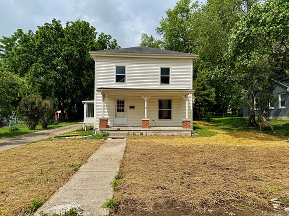 2nd image of 215 Bellevue Ave