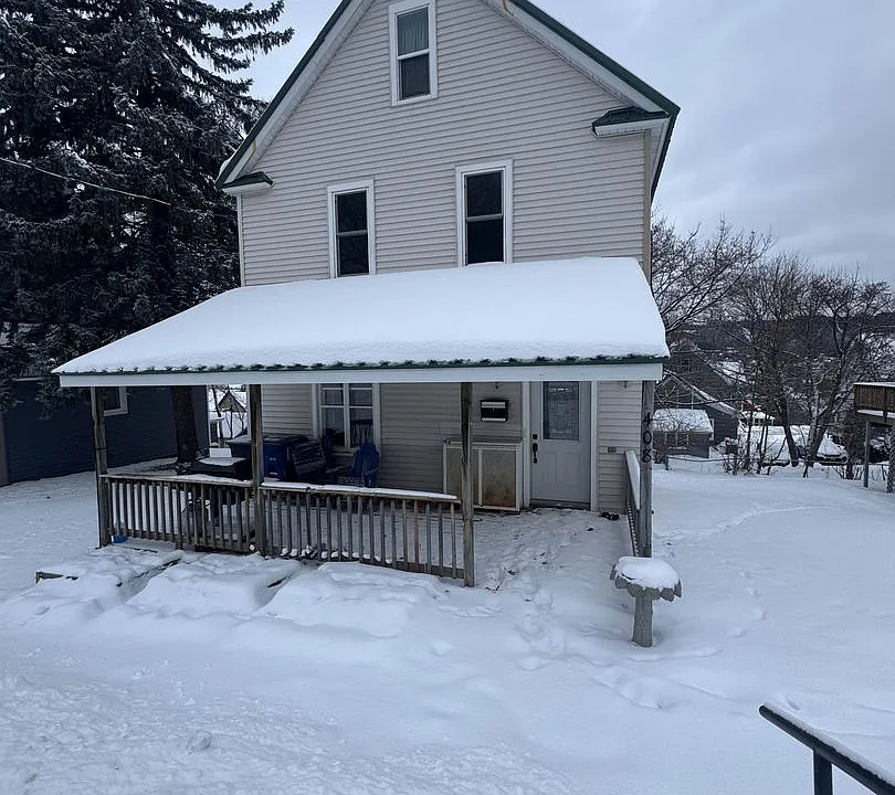 408 W Douglass Ave