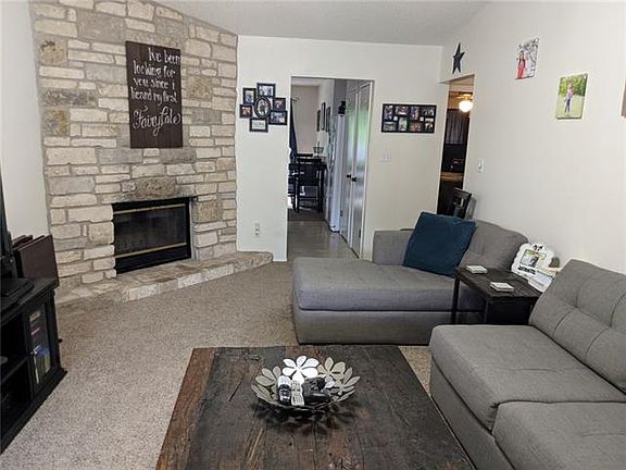 5th image of 704 Greenmeadow Dr