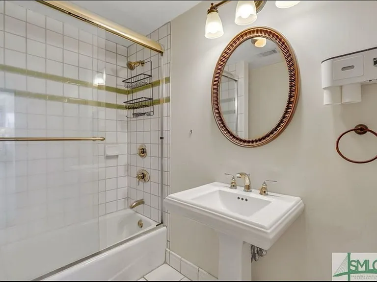 101 Barnard St #300 — Photo 27