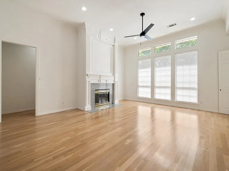 1004 Chimney Hill Trl — Photo 7