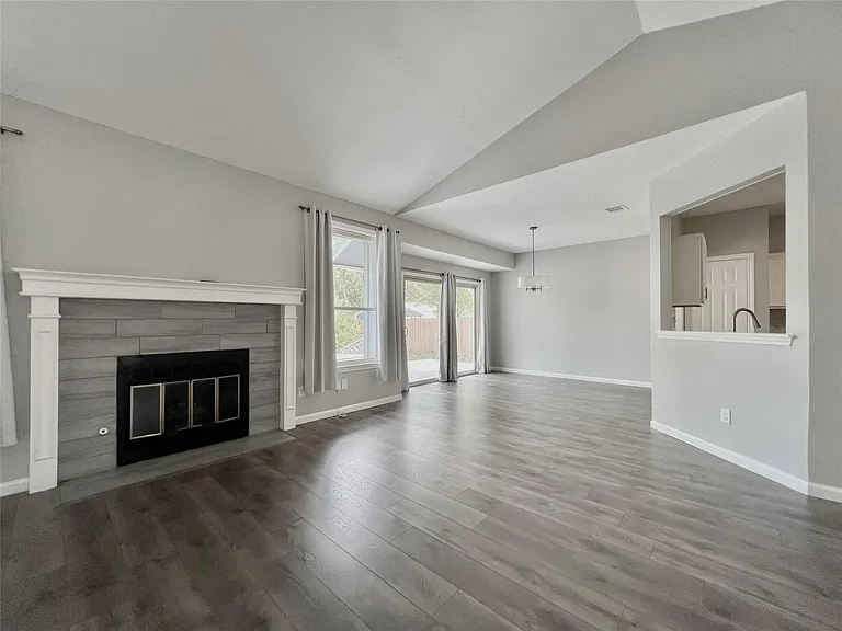 11917 Meadowfire Dr — Photo 6