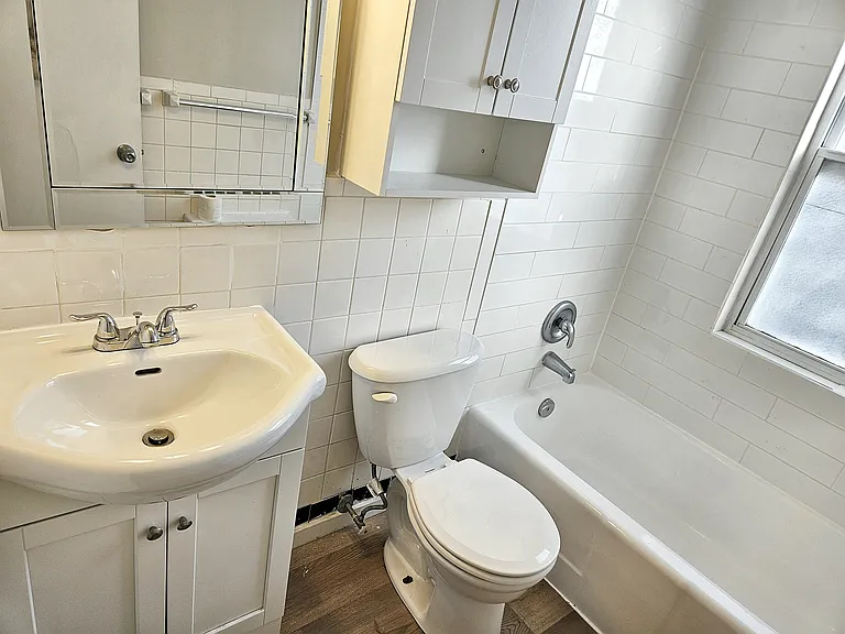 366 Belgrave Ave #9 — Photo 10