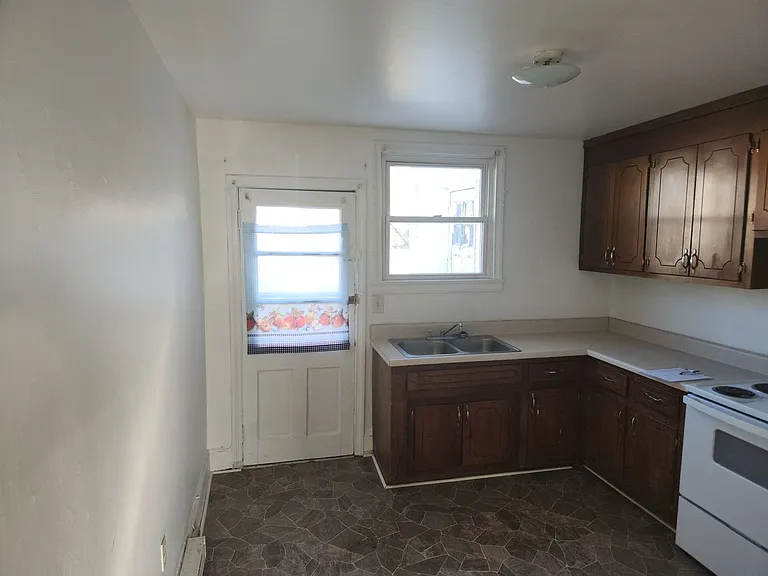 2950 Travis Ln #15 — Photo 6