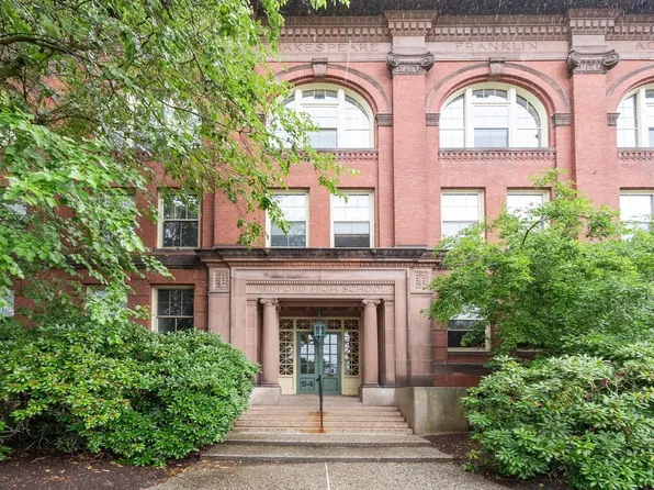 54 Forest St APT 412, Medford, MA 02155