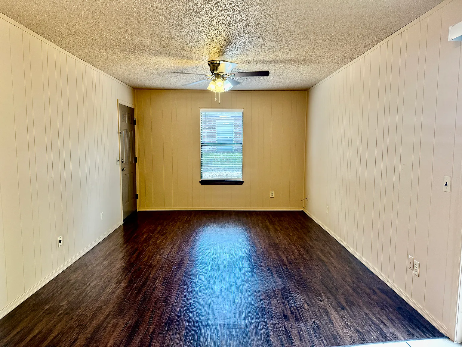 2 bed, 900 sqft, $1,100 — Photo 2