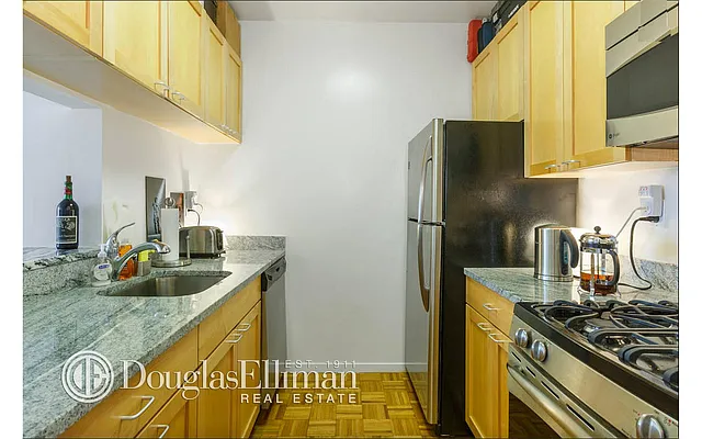 Rented by Douglas Elliman | media 4