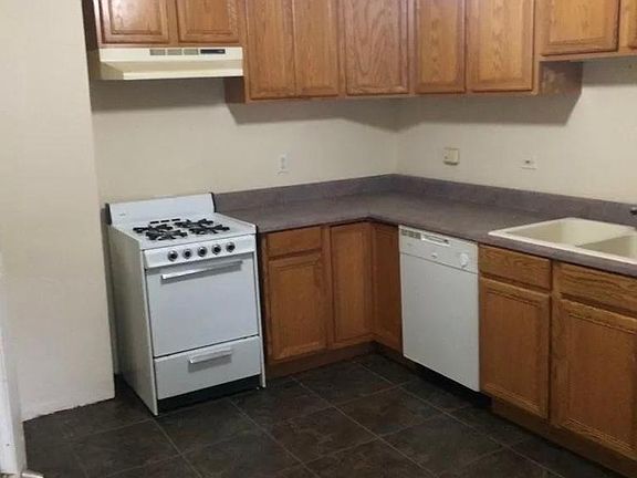 5th image of 4747 W Grace St #1