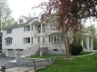 34 Flint Rd, Watertown, MA 02472