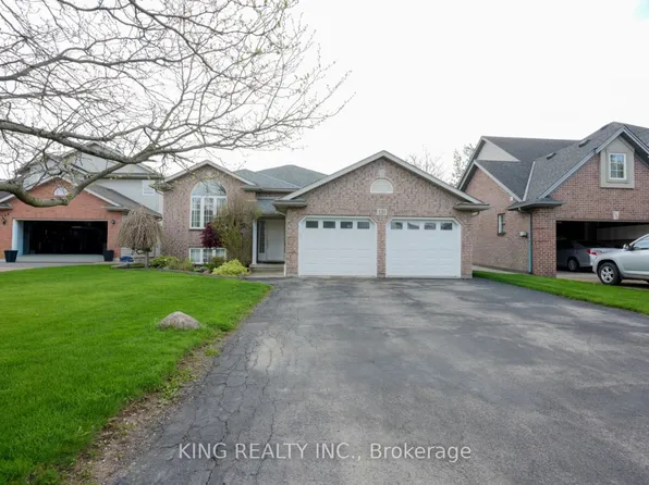 120 Redwood Ct, Welland, ON L3C 7C4